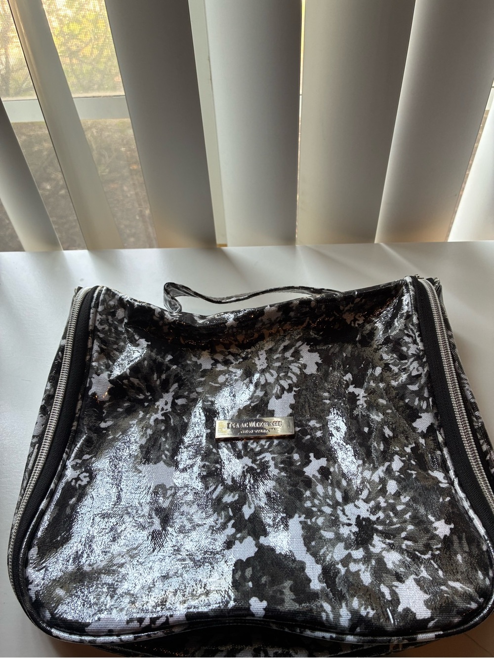 Isaac Mizrahi Black & White Floral make up Cosmetic Bag